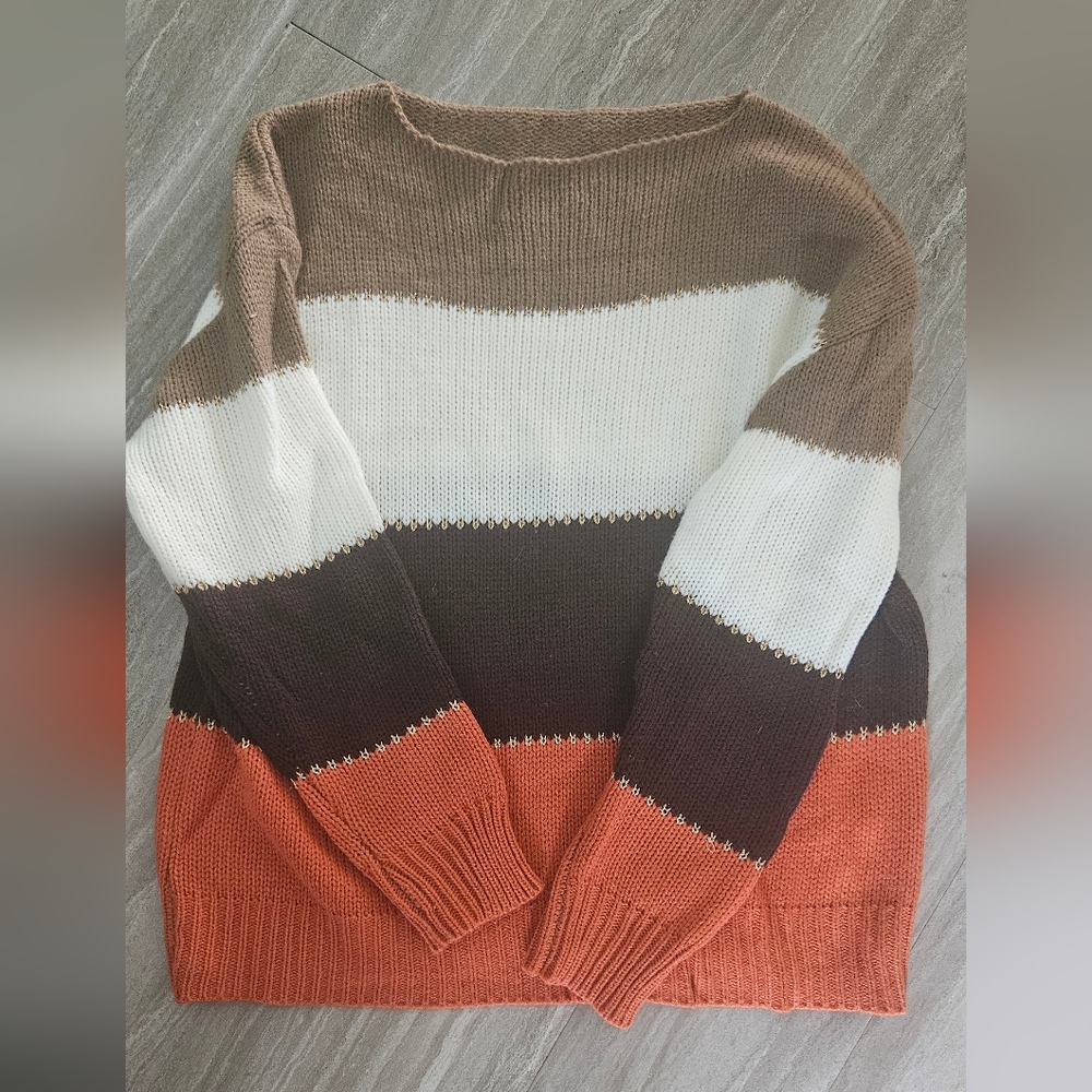 NWOT Neutral toned knit sweater- Size SMALL